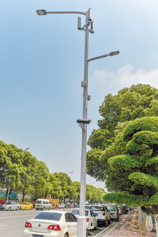 湖南首條“智慧(hui)炤明路”亮相長沙隆平高科技(ji)園